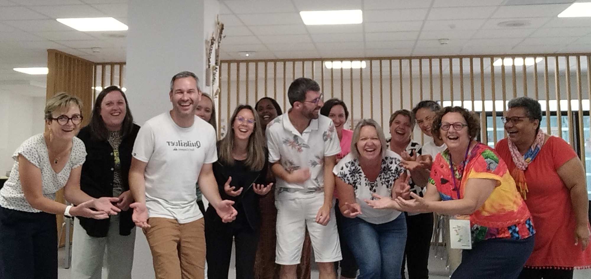 atelier yoga du rire animé par Laetitia Mahé au sein d'une entreprise